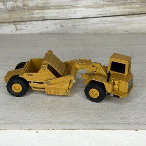 ERTL DIE CAST CAT Caterpillar 613C Tractor Elevating Scraper 1/64 Articulated GC